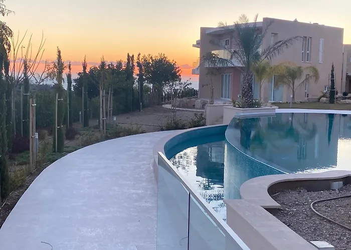 Amazing Vacation In Paphos 3 Bedrooms *