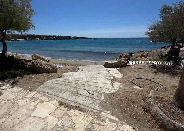 Amazing Vacation In Paphos 3 Bedrooms Prázdninový dům Klorakas